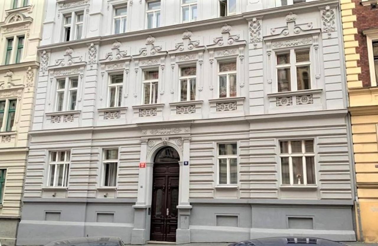 Side Street Apartments Prag Exteriör bild